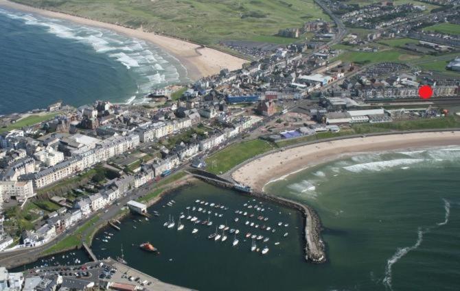 4 Golf Terrace - Portrush By The Seaアパートメント エクステリア 写真